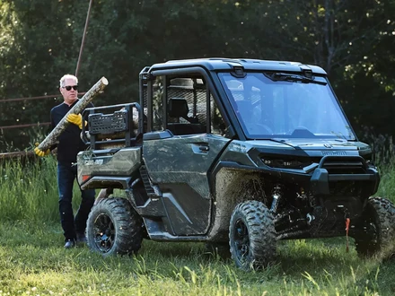 ORV MY27 360 Launch DEFENDER FAMILY PAGE Lifestyle asset Defender lineup3