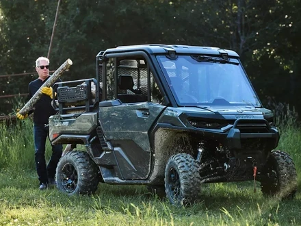 ORV MY27 360 Launch DEFENDER FAMILY PAGE Lifestyle asset Defender lineup3