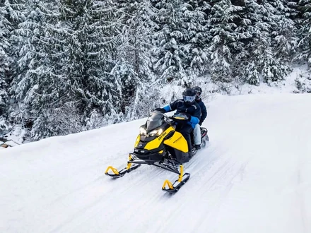 ski doo kelkkaretki kahdestaan