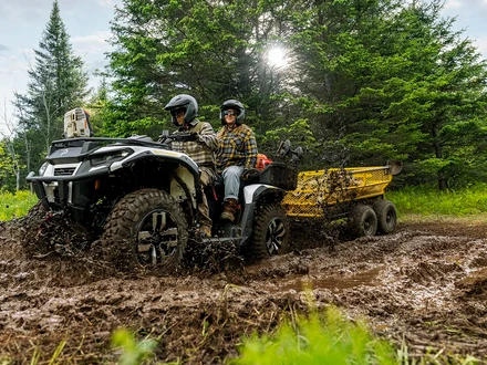 can am outlander max ev ajokuva
