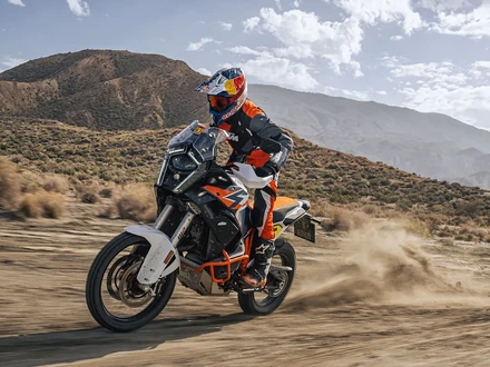 ktm 1390 super adventure ajokuva