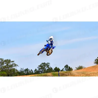 2027-Yamaha-YZ85LW-EU-Icon_Blue-Action-001-03 kuva