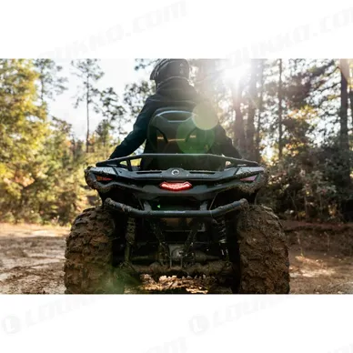orv-atv-my23-5-ute-out-max-xt-700-platsatin-lifestyle-ak-01325-rgb-custom kuva