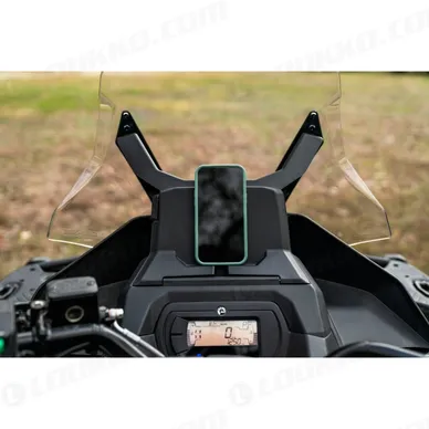 orv-atv-my23-5-ute-out-pro-hu-hd7-woodlandcamo-lifestyle-ak-00247-rgb-custom kuva