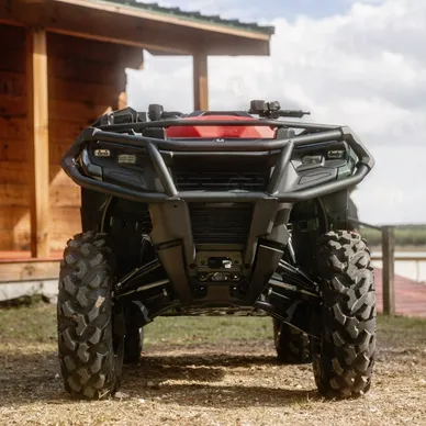 orv-atv-my23-5-ute-out-pro-xu-hd5-tundragreen-lifestyle-ak-00635-rgb kuva