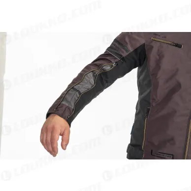 6b7c25234d8b0cf0eb3e62dedb3ee358 kuva