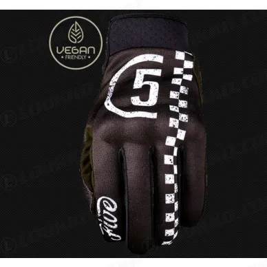 0496a02fbe99d94ab0e9dd52ed750e77 kuva