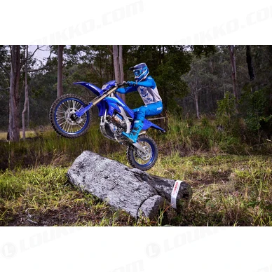 2027 Yamaha WR450F EU Icon Blue Action 002 03 kuva