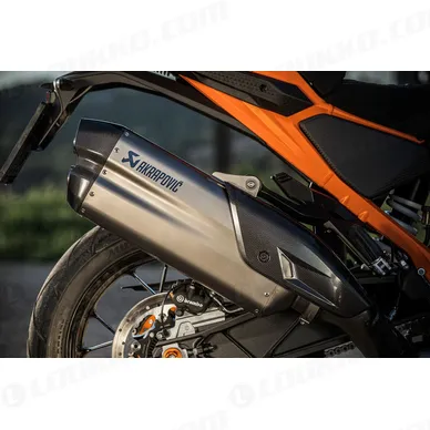 pho_pp_mon_483696_61905979000_61905979100_61905979200_akrapovic_slip_on_line__sall__awsg__v1 kuva