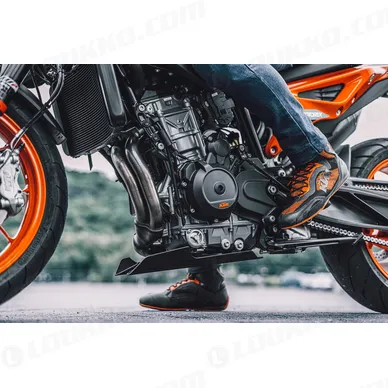 pho_pp_mon_462664_64108920044_front_spoiler_mounted__sall__awsg__v1 kuva