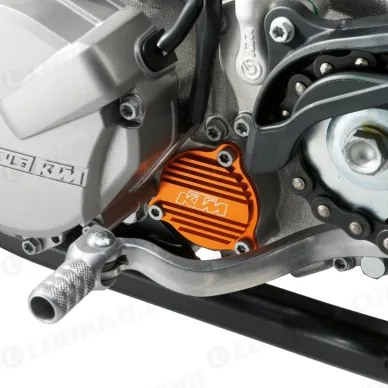 pho_pp_mon_sxs07450265_sxs_oil_pump_cover__sall__awsg__v1 kuva