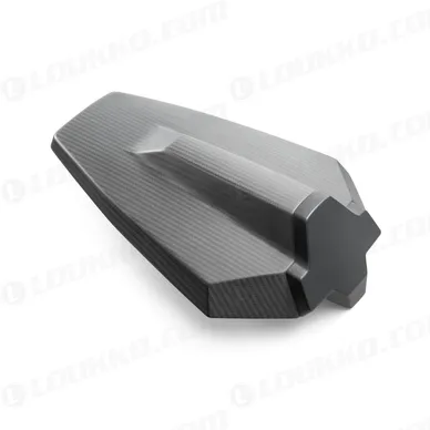 pho_pp_nmon_530472_a60707955544_pillion_seat_cover_studio_pictures_street__sall__awsg__v2 kuva