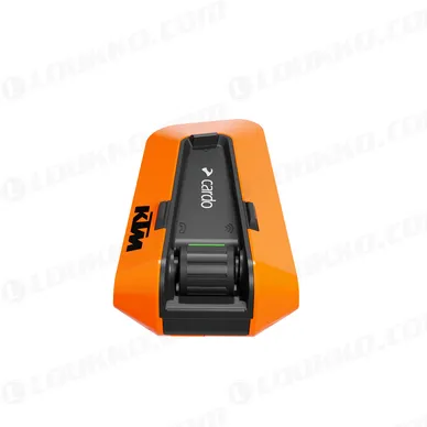 pho_pw_pers_vs_582485_ktm_packtech_edge_cardo_studio_ktm_packtalk_edge___cardo__sall__awsg__v1 kuva