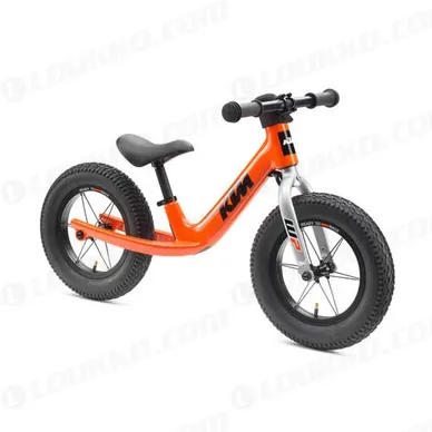 pho_pw_pers_vs_549037_3pw240031800_kids_training_bike_persp_casual___kids__sall__awsg__v2 kuva