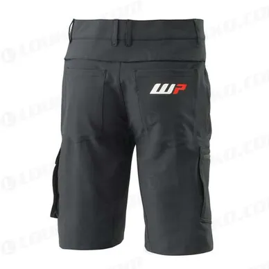 pho_wp_wbbekl_rs_3wp24004130x_replica_team_shorts_back_9436__sall__awsg__v3 kuva