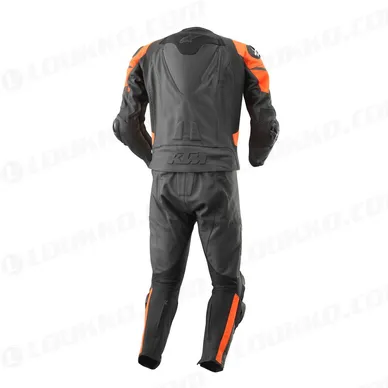 pho_pw_pers_rs_482225_3pw23000030x_radius_2_pcs_suit_back_street_equipment__sall__awsg__v1 kuva