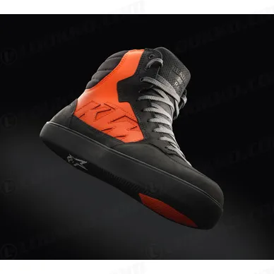 pho_pw_grid_483032_3pw23000100x_j_6_wp_shoes_hlp_street_equipment__sall__awsg__v1 kuva