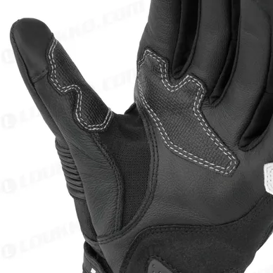 pho_pw_det_647811_3pw25000400x_ktm_sp_2_v3_gloves_detail_2_street_equipment__sall__awsg__v1 kuva