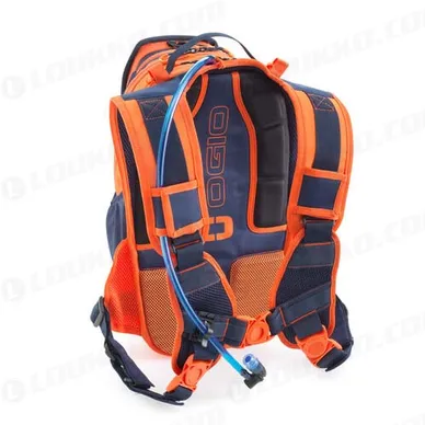 pho_pw_pers_rs_549048_3rb240001800_replica_team_dakar_hydration_backpack_front_casual___accessories__sall__awsg__v2 kuva