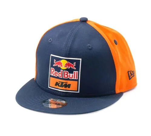 pho_pw_pers_vs_549067_3rb240003000_kids_replica_team_flat_cap_front_casual___accessories__sall__awsg__v3 kuva