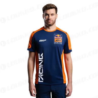 pho_pw_pers_vs_3rb24000580x_replica_team_tee_onmodel_front_alternative__sall__awsg__v1 kuva