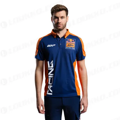 pho_pw_pers_vs_3rb24000590x_replica_team_polo_onmodel_front_alternative__sall__awsg__v1 kuva