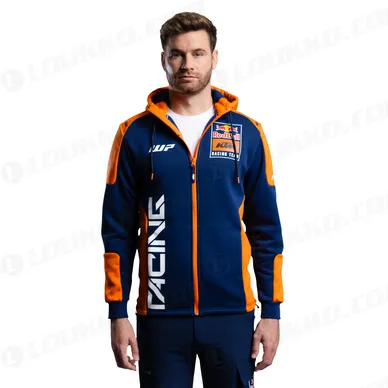 pho_pw_pers_vs_3rb24000600x_replica_team_zip_hoodie_onmodel_front_alternative__sall__awsg__v1 kuva