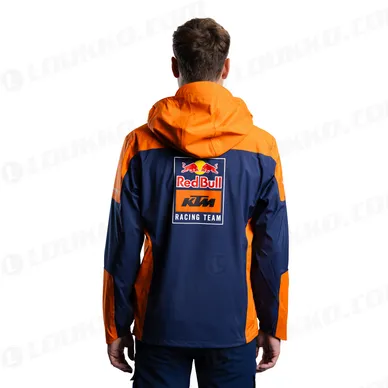 pho_pw_pers_rs_3rb24000630x_replica_team_hardshell_jacket_onmodel_back__sall__awsg__v1 kuva