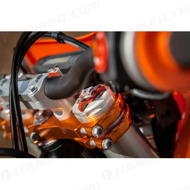 pho_pp_mon_00010000416__my24_ktm_300_exc__exc_range_ktm_exc_pre___shooting_parts___details__sall__awsg__v1 kuva