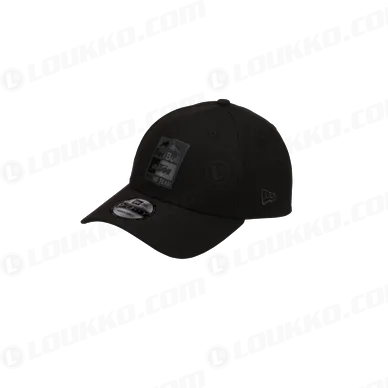 pho_pw_pers_vs_561410_rb_ktm_carbon_curved_cap_3rb24006360x_front_rb_lifestyle_collection__sall__awsg__v1 kuva