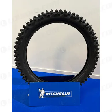 Michelin Starcross 6 Hard front studded-side shot kuva