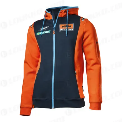 pho_pw_pers_vs_231205_3pw185400x_replica_team_zip_hoodie_front__sall__awsg__v1 kuva