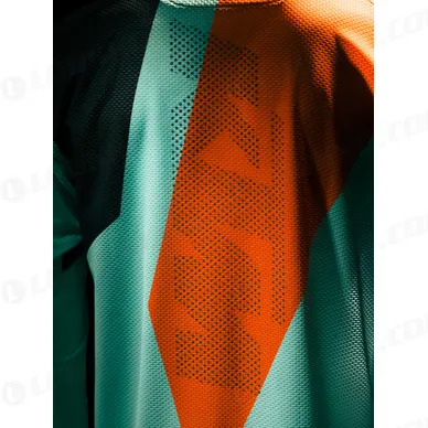 pho_pw_closeup_3pw192320x_se_air_slash_shirt_mint_close_up_2__sall__awsg__v1 kuva