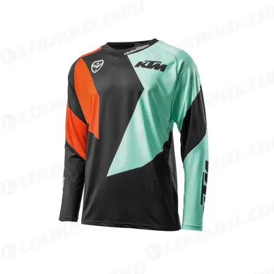 pho_pw_pers_vs_3pw192340x_se_slash_shirt_black_front__sall__awsg__v1 kuva