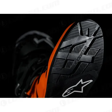 pho_pw_closeup_3pw192020x_tech_7_exc_boots_close_up_4__sall__awsg__v1 kuva