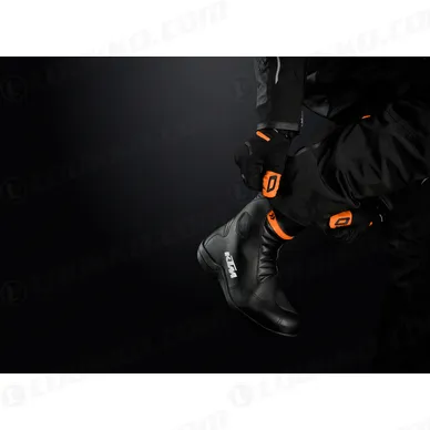 pho_pw_hero_253027_3pw191060x_andes_v2_boots_hero__sall__awsg__v1 kuva