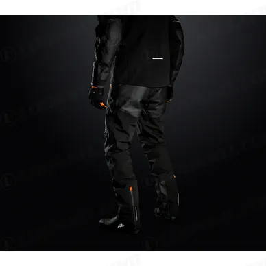 pho_pw_hero_253033_3pw191210x_adv_s_pants_hero__sall__awsg__v1 kuva