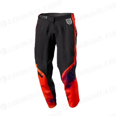 pho_pw_pers_vs_257639_3pw20000120x_se_slash_pants_black_front__sall__awsg__v1 kuva