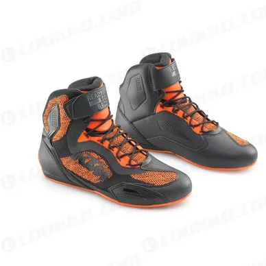 pho_pw_pers_vs_483035_3pw23000110x_faster_3_knitted_shoes_front_street_equipment__sall__awsg__v1 kuva
