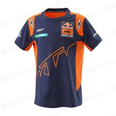 pho_pw_pers_vs_397576_3rb22002240x_kids_replica_team_tee_front__sall__awsg__v1 kuva