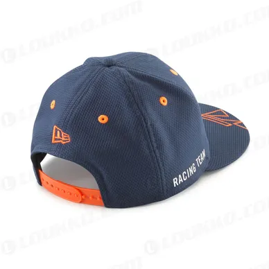 pho_pw_pers_rs_415917_3rb220026800_3rb220027200_replica_team_flat_cap_back__sall__awsg__v1 kuva