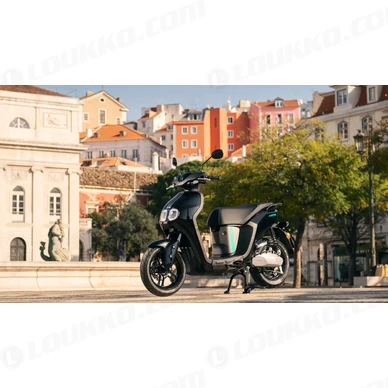 2023 Yamaha EJE025DB EU Dual Battery Midnight Black  Static 006 03 kuva