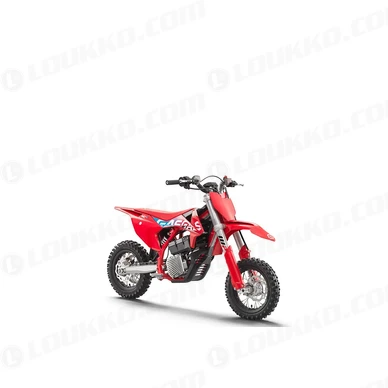 PHO BIKE PERS REVO MC E 3 MY23 front right SALL AEPI V1 kuva